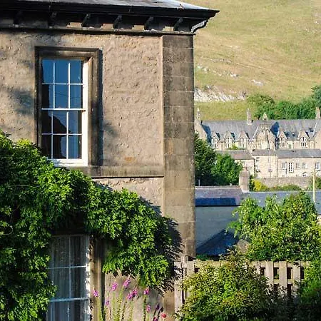 No 3 At * Settle